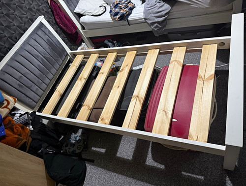 White wooden single bed - wooden,